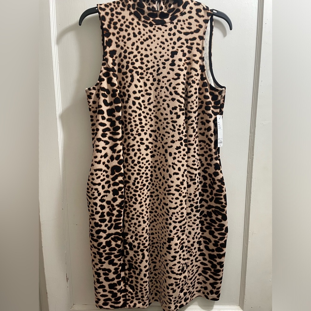 Animal print dress w/ pockets
